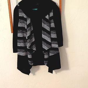 PRICE DROP AGB Sleeveless Vest Size L - $14